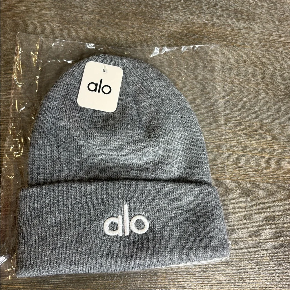 ALO Yoga adult Charcoal Knit Hat (unisex) - Picture 1 of 3